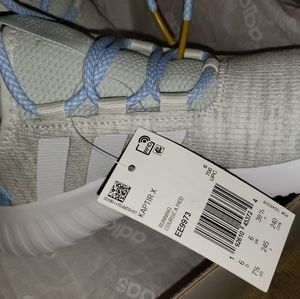 ●SOLD●Adidas FITS WMS SIZE 8.5 OR MENS 6.5